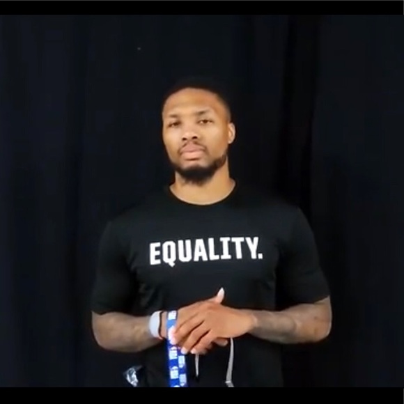 Original Authentic NIKE 2017-2018 Equality Dri-Fit - Picture 8 of 8